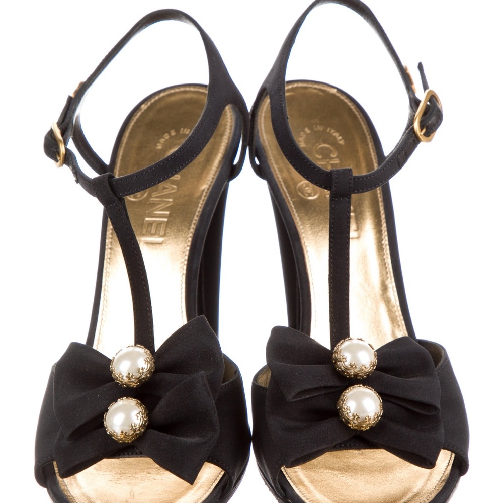 CHANEL Black and Gold Heels with Bow Detail - Picture 1 of 5